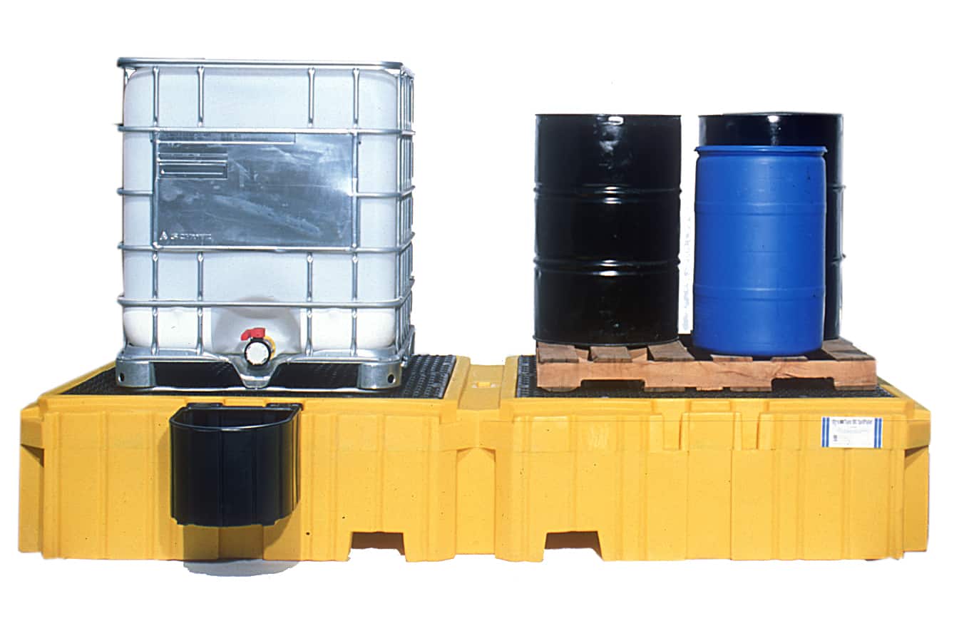 UltraTech Twin IBC Spill Pallet With Right Bucket Shelf
