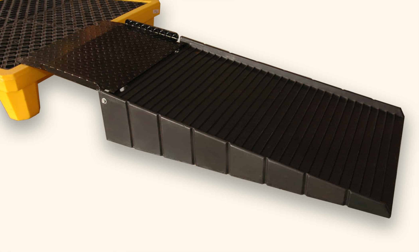 UltraTech Polyethylene Ramp with 21 inch Steel Plate